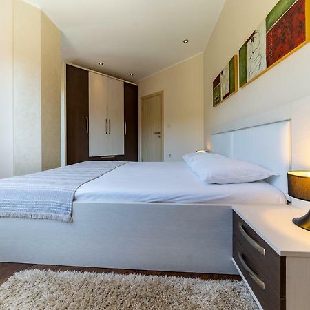 Apartments Crystall Budva Bagian luar foto