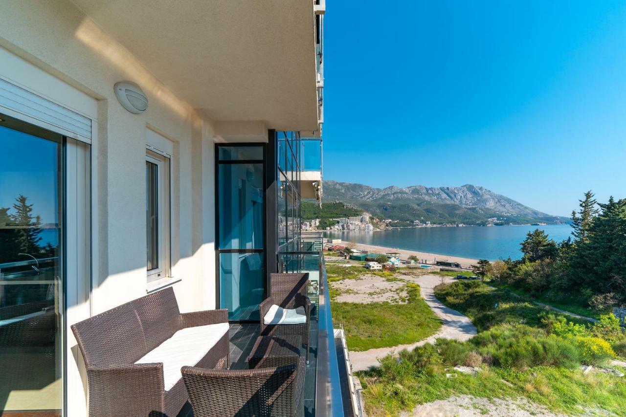 Apartments Crystall Budva Bagian luar foto