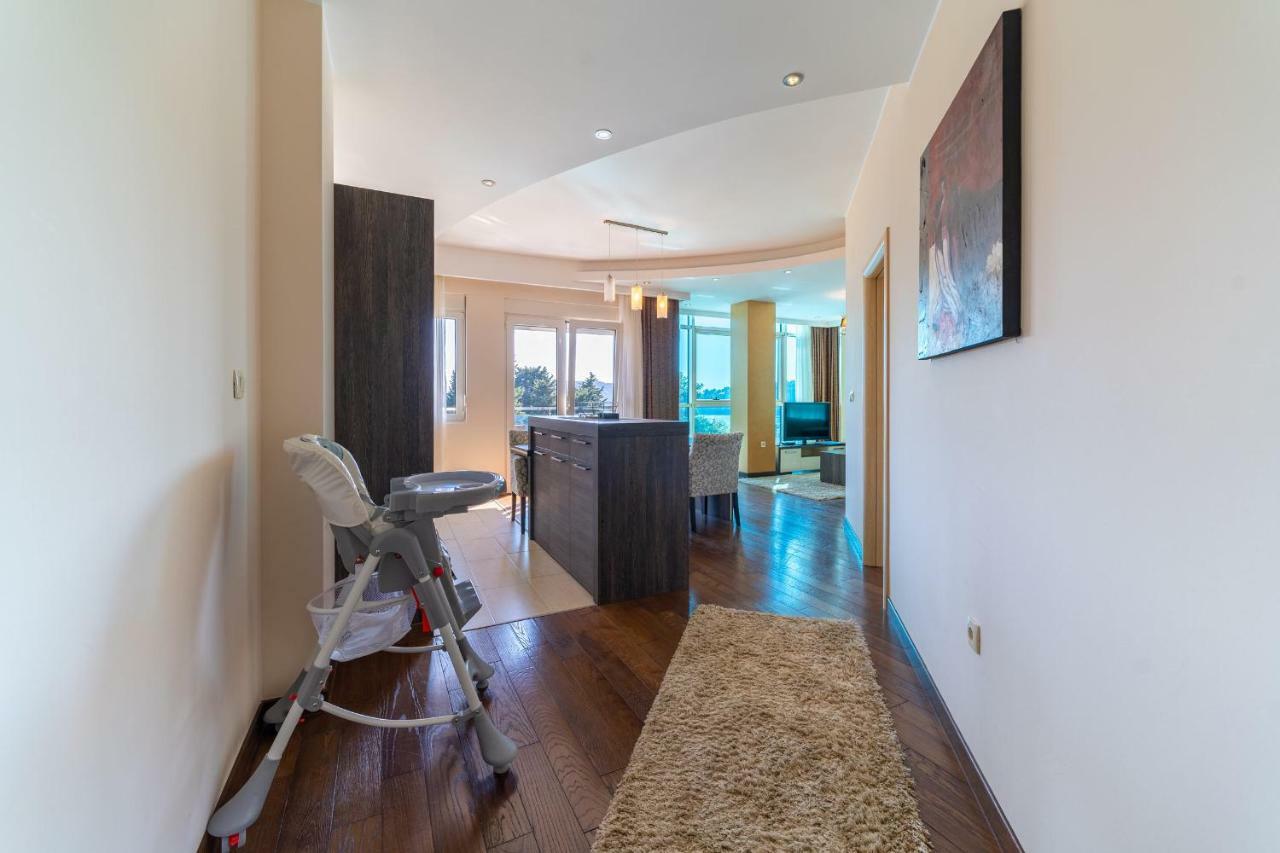 Apartments Crystall Budva Bagian luar foto