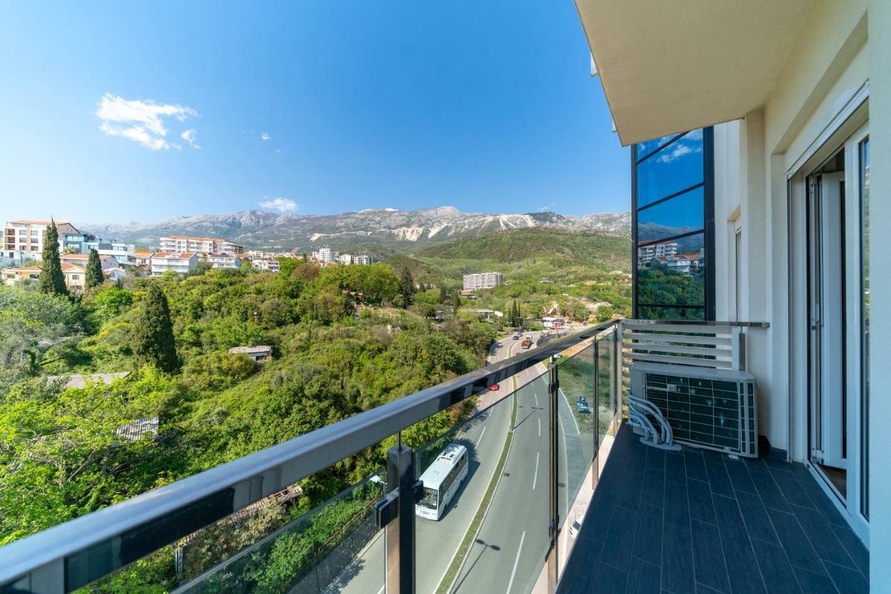 Apartments Crystall Budva Bagian luar foto