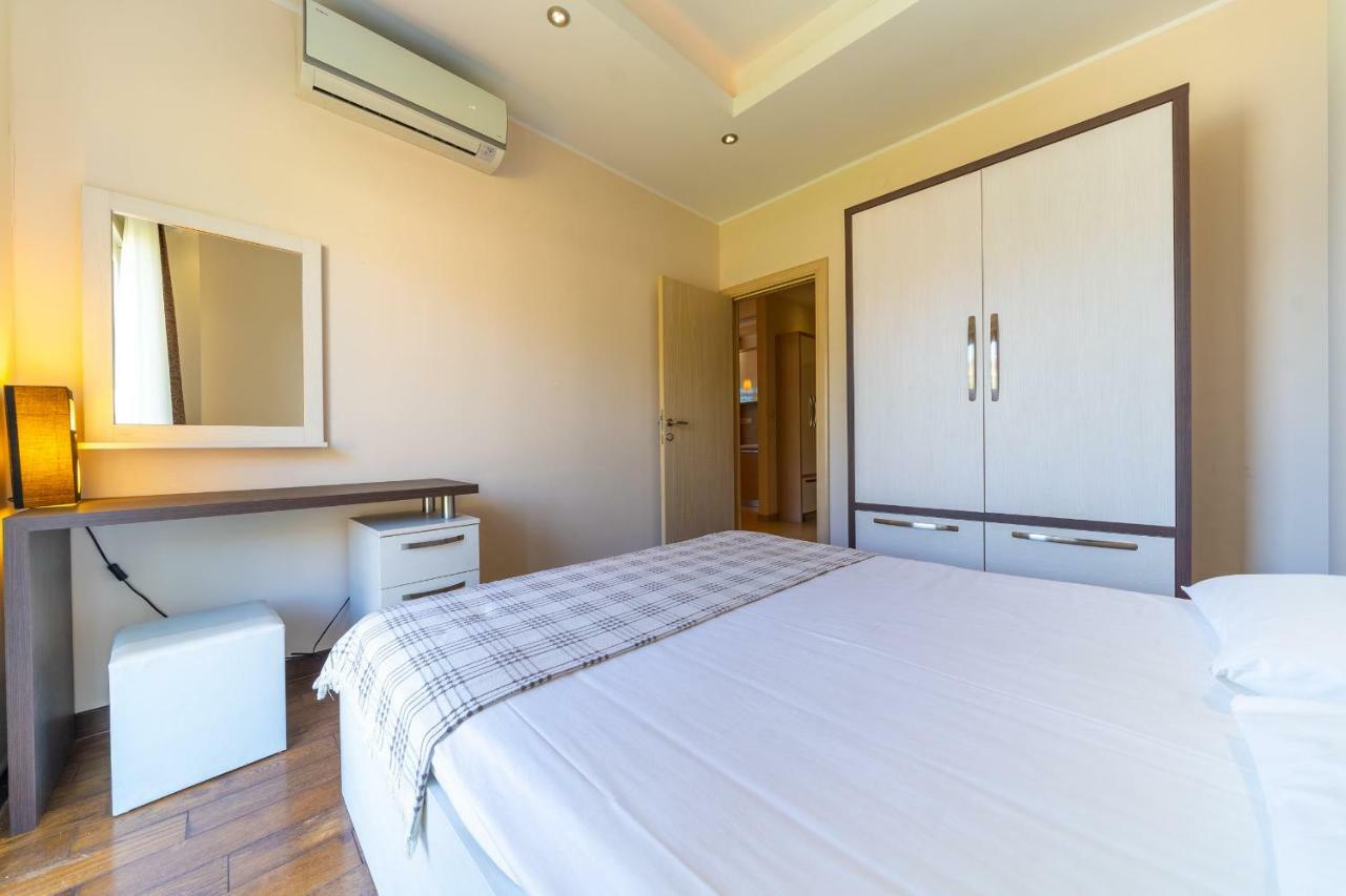 Apartments Crystall Budva Bagian luar foto