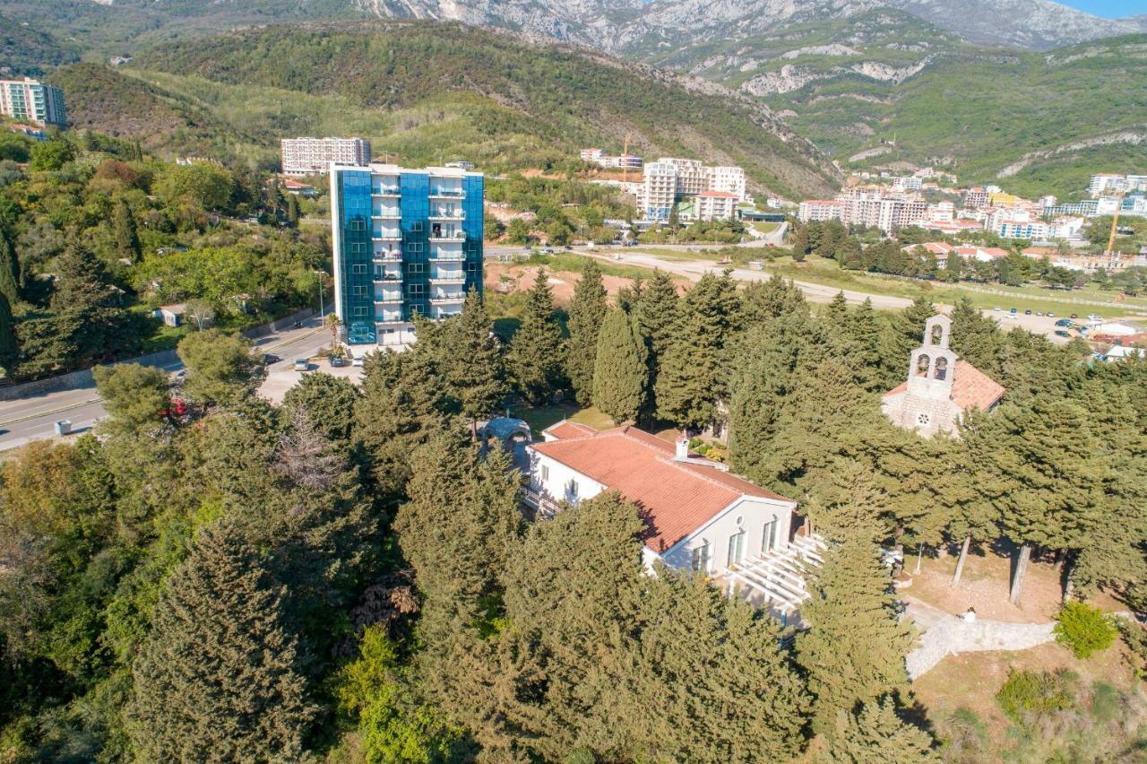 Apartments Crystall Budva Bagian luar foto