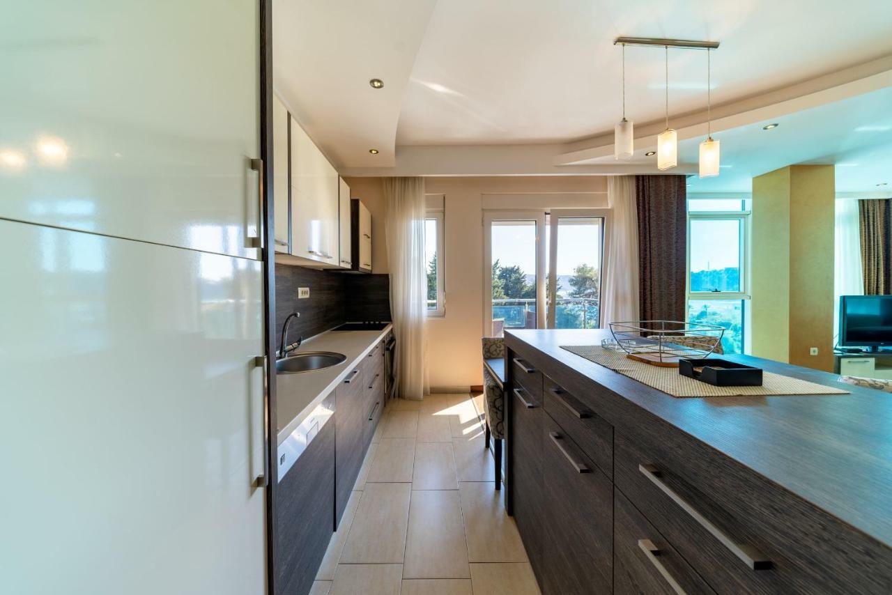Apartments Crystall Budva Bagian luar foto