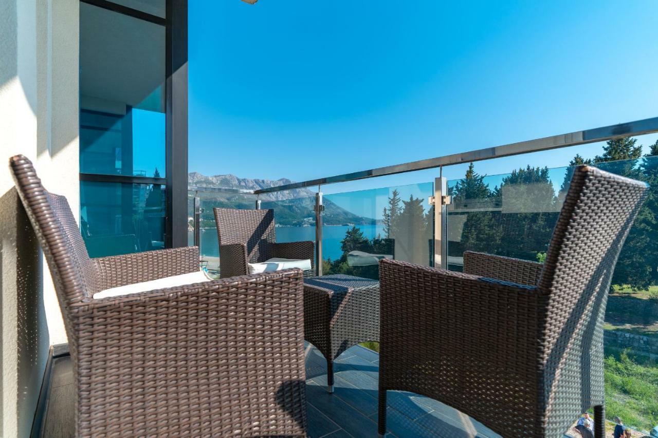 Apartments Crystall Budva Bagian luar foto