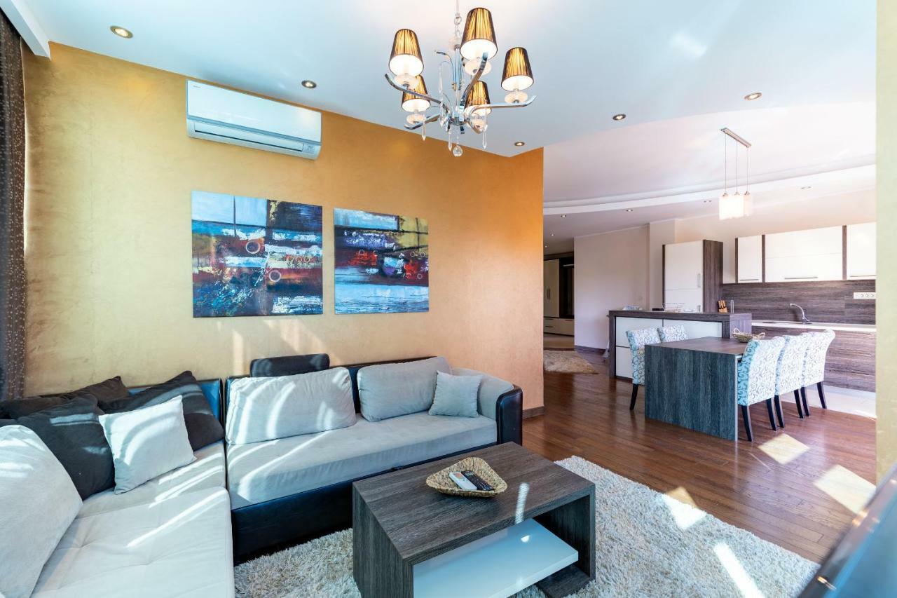 Apartments Crystall Budva Bagian luar foto