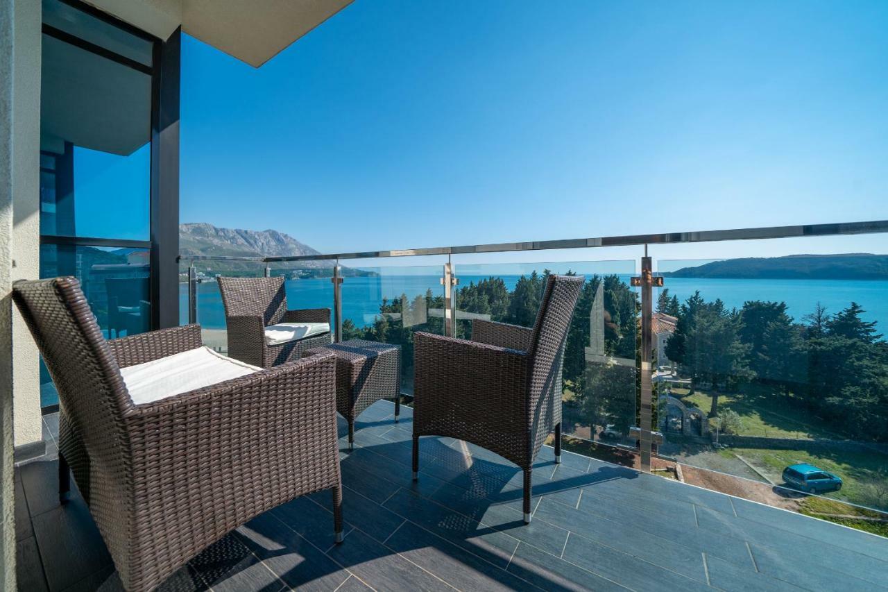 Apartments Crystall Budva Bagian luar foto