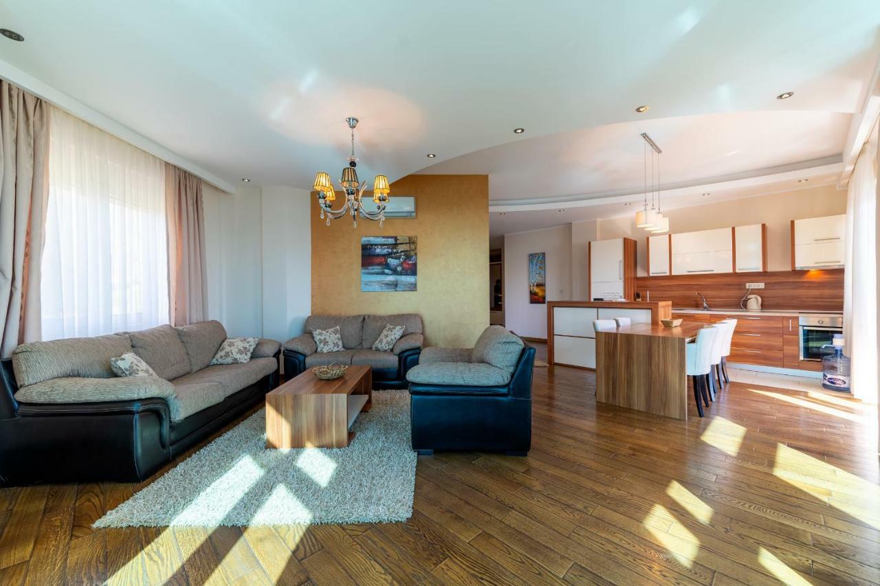Apartments Crystall Budva Bagian luar foto