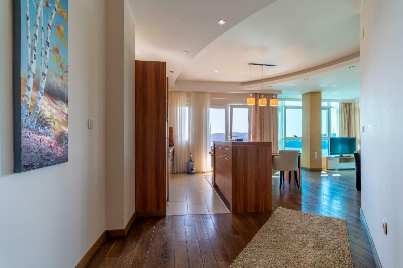 Apartments Crystall Budva Bagian luar foto
