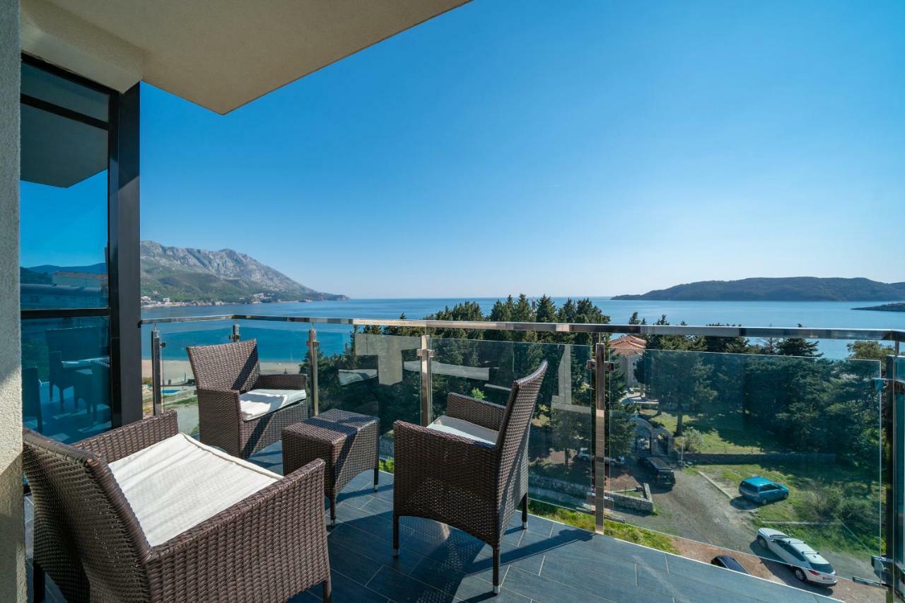 Apartments Crystall Budva Bagian luar foto