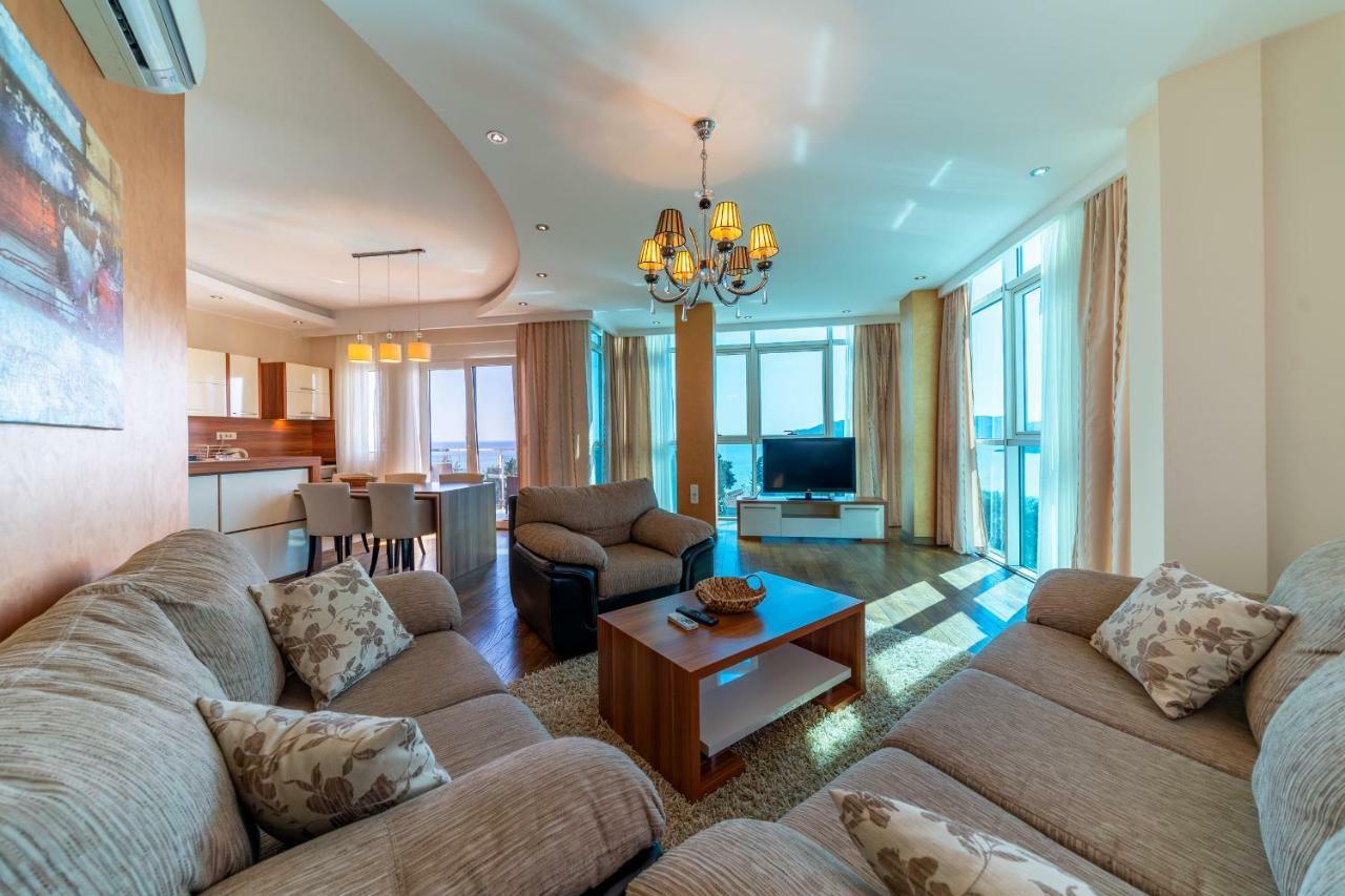 Apartments Crystall Budva Bagian luar foto