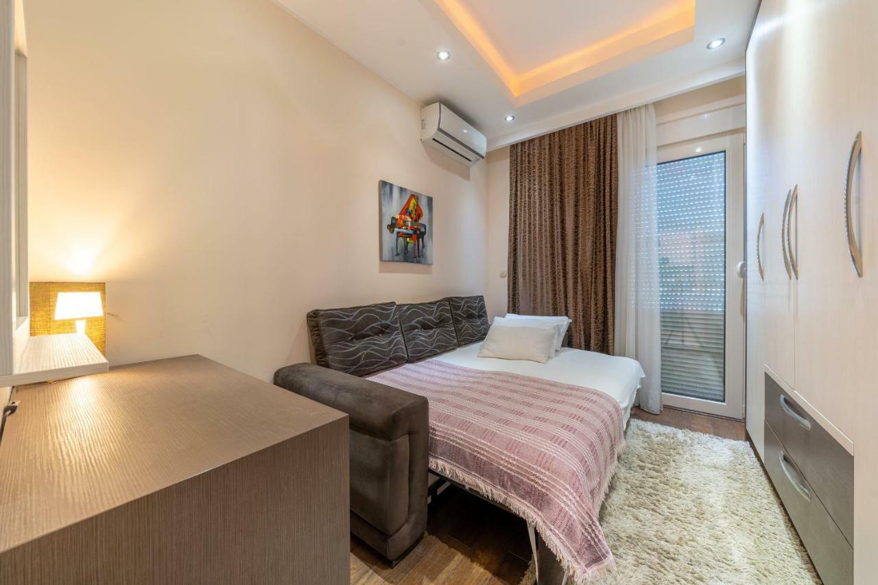 Apartments Crystall Budva Bagian luar foto
